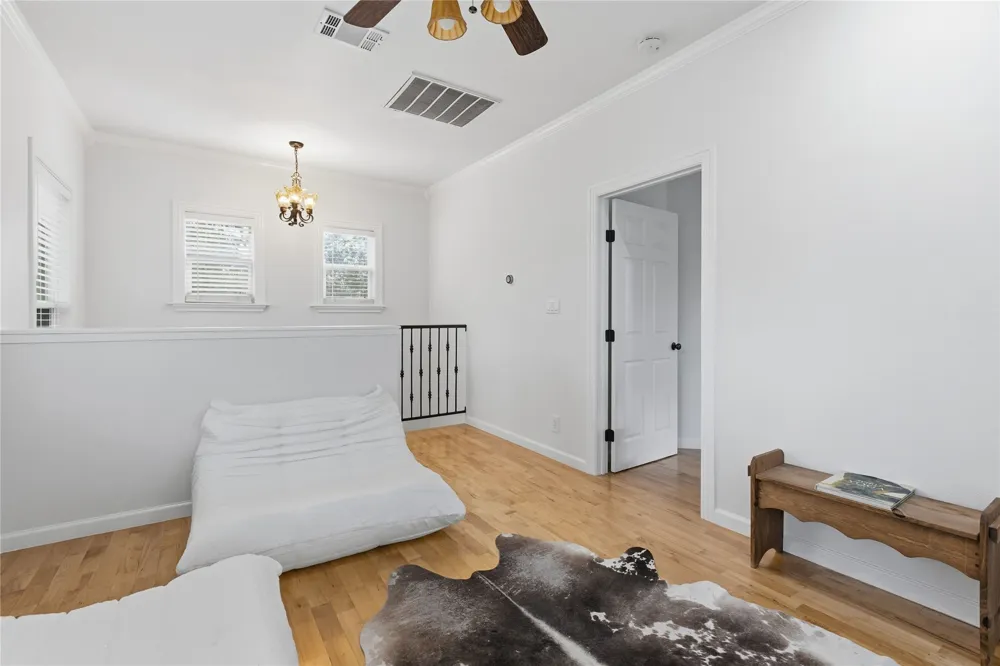2113 Oxford Avenue Austin, TX 78704
