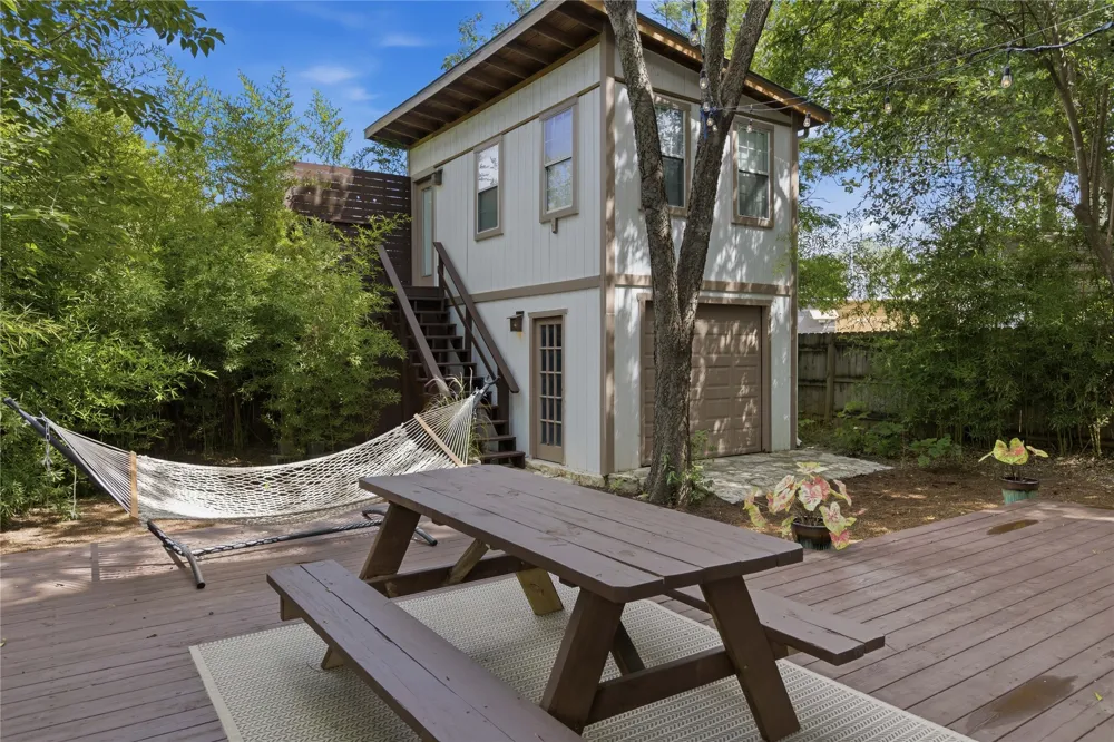 2113 Oxford Avenue Austin, TX 78704