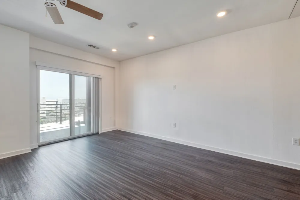 4361 S Congress Road #527 Austin, TX 78745