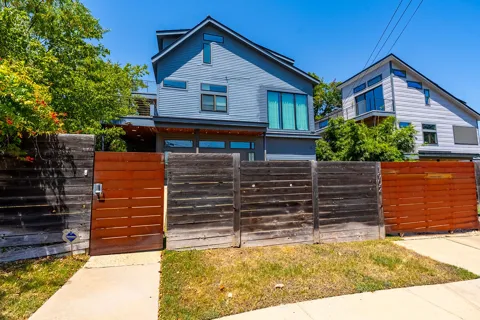1902 SL Davis Avenue #1