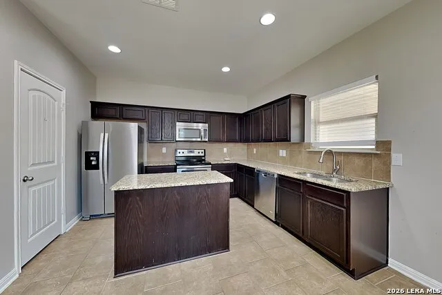 2832 Mistywood Lane Schertz, TX 78108