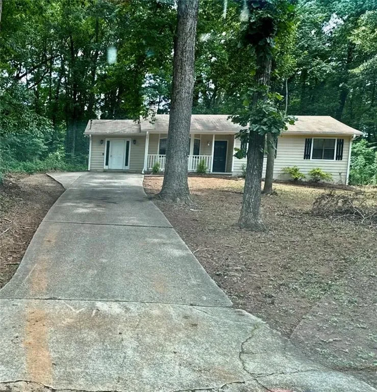 108 Hilltop Circle Stockbridge, GA 30281