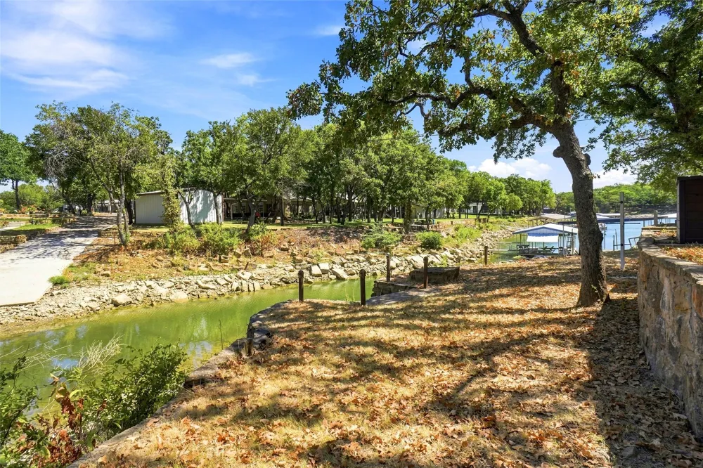 344 County Road 1743 Chico, TX 76431