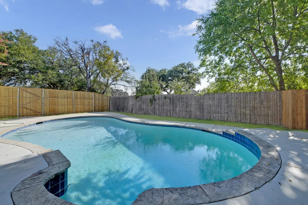 801 Highwoods Trail Fort Worth, TX 76112