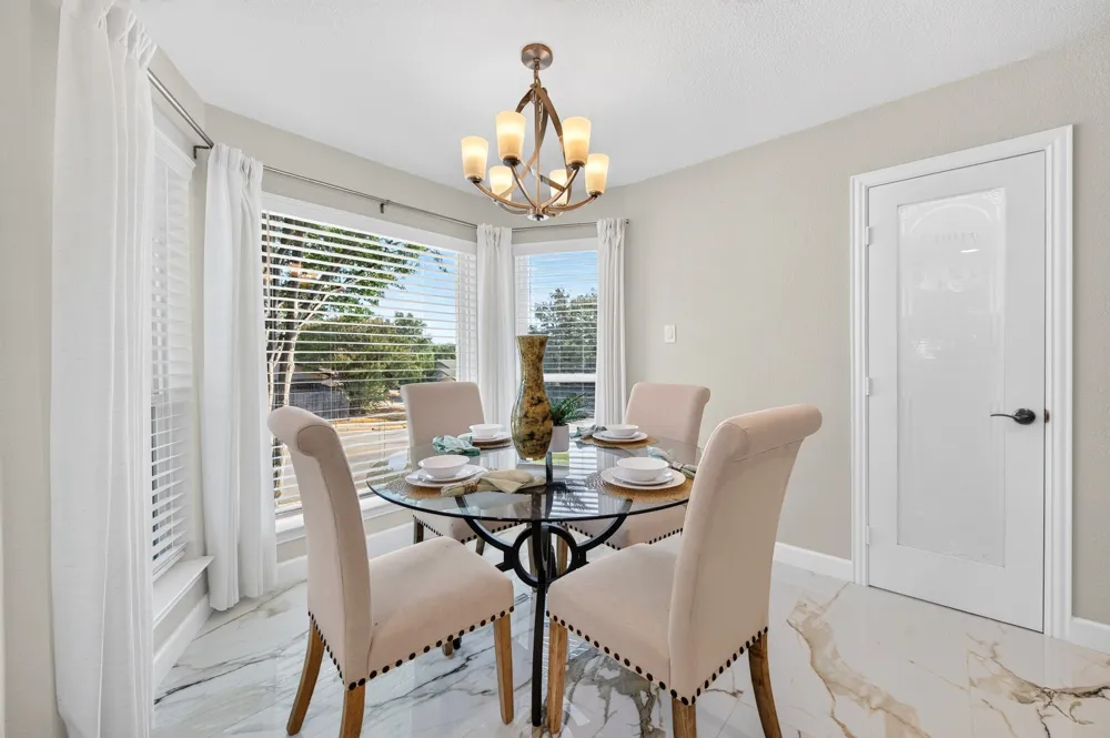 801 Highwoods Trail Fort Worth, TX 76112