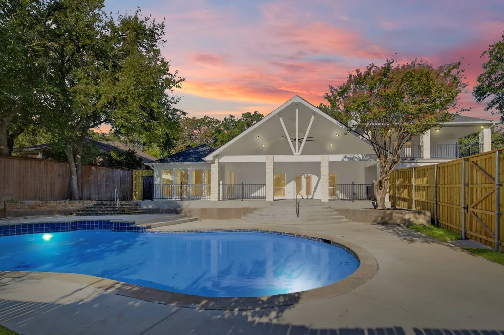 801 Highwoods Trail Fort Worth, TX 76112