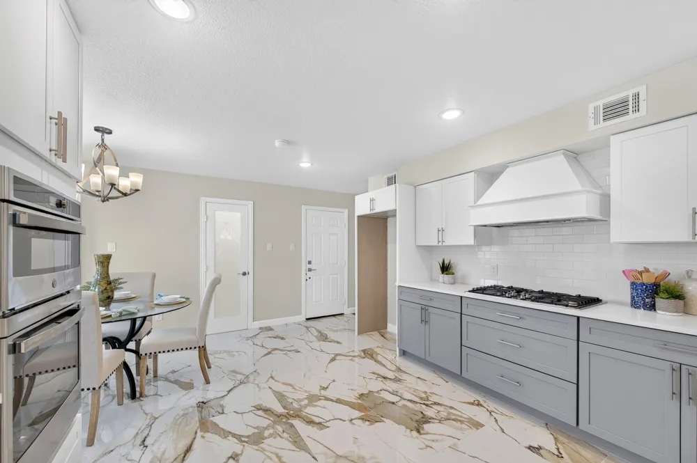 801 Highwoods Trail Fort Worth, TX 76112