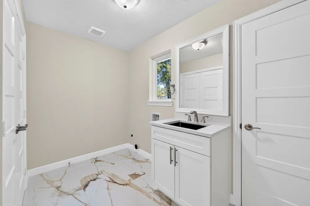 801 Highwoods Trail Fort Worth, TX 76112