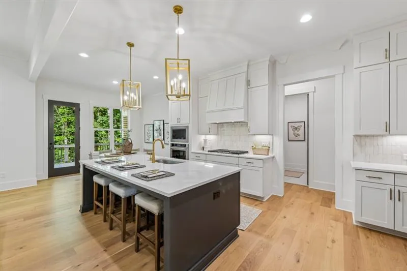 9110 Greenway Court Gainesville, GA 30506