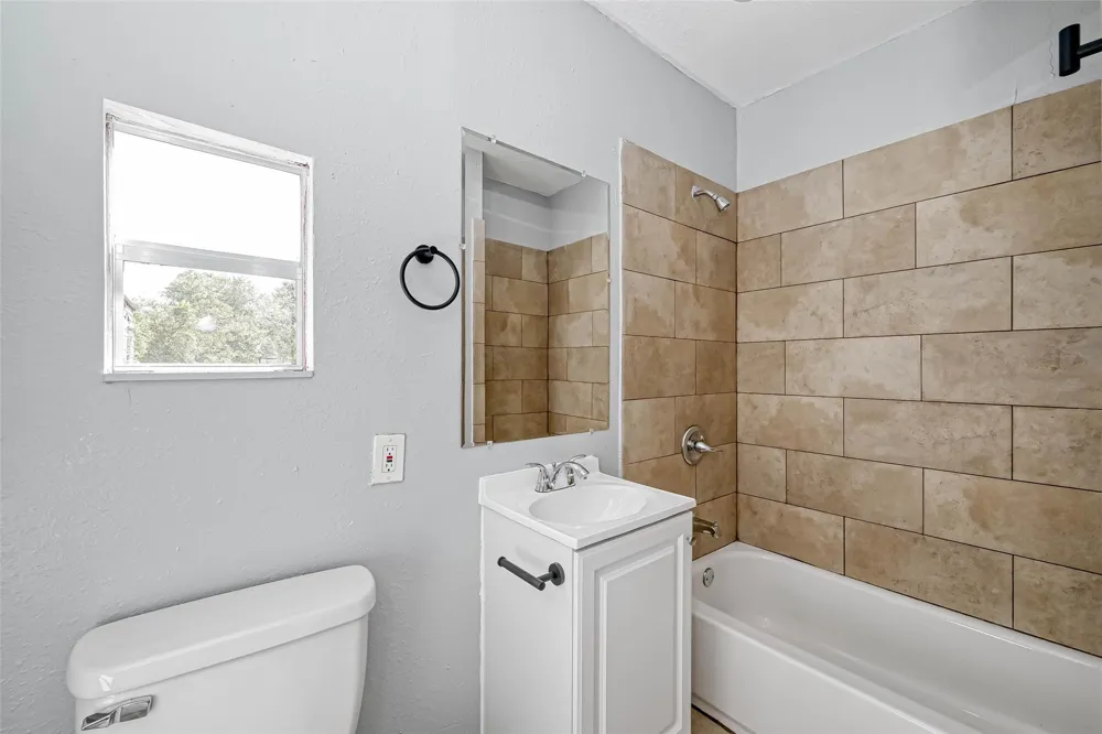4118 Sunflower Street Houston, TX 77051