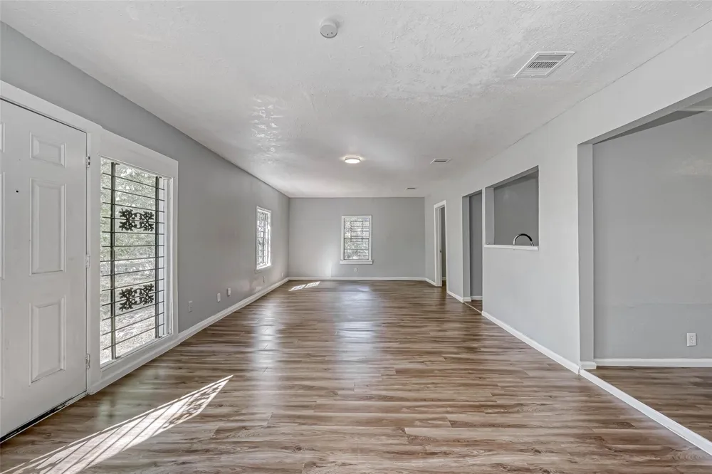 4118 Sunflower Street Houston, TX 77051