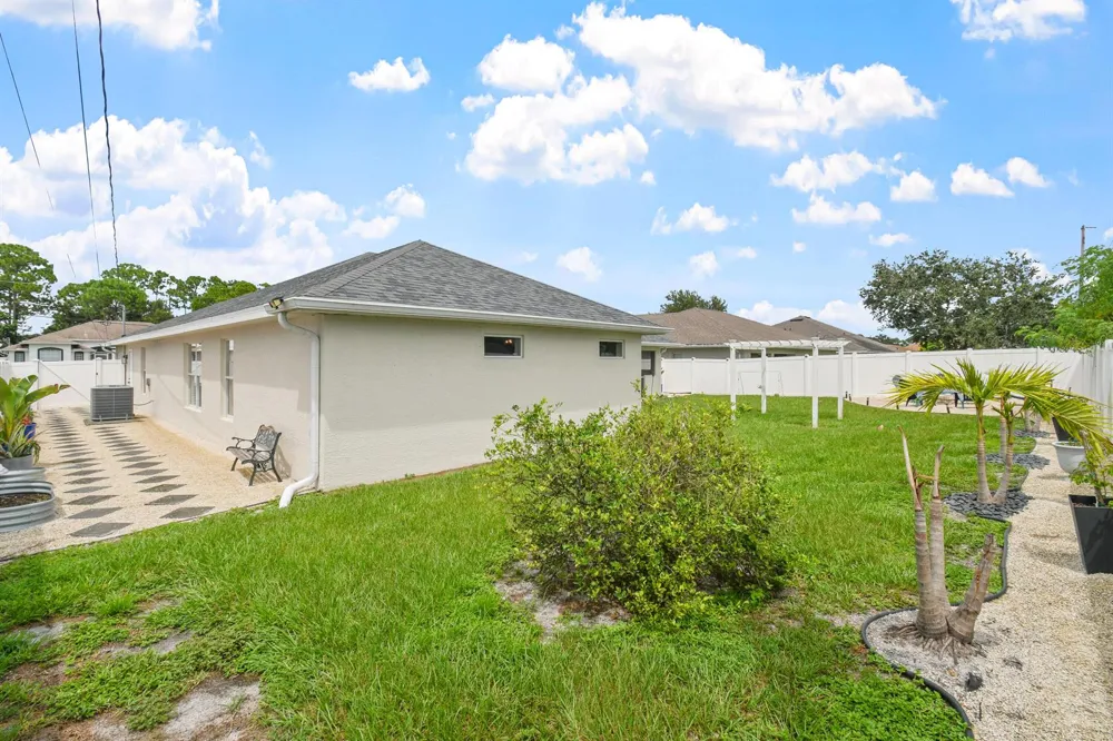 1718 SW Penrose Avenue Port St. Lucie, FL 34953