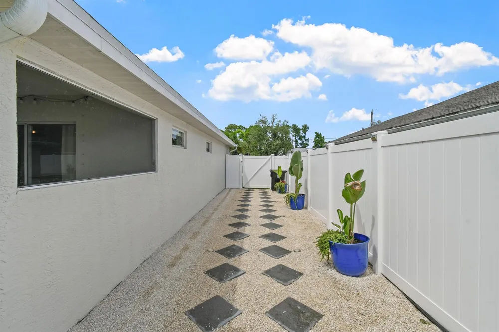 1718 SW Penrose Avenue Port St. Lucie, FL 34953