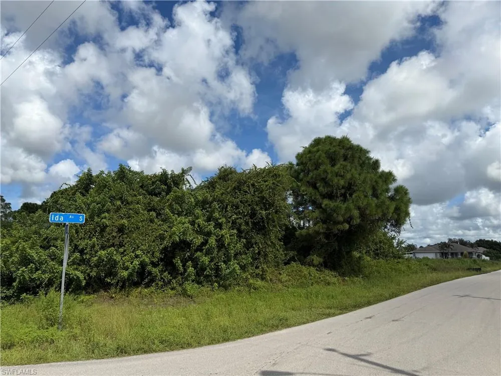 2902 46th Street SW Lehigh Acres, FL 33976