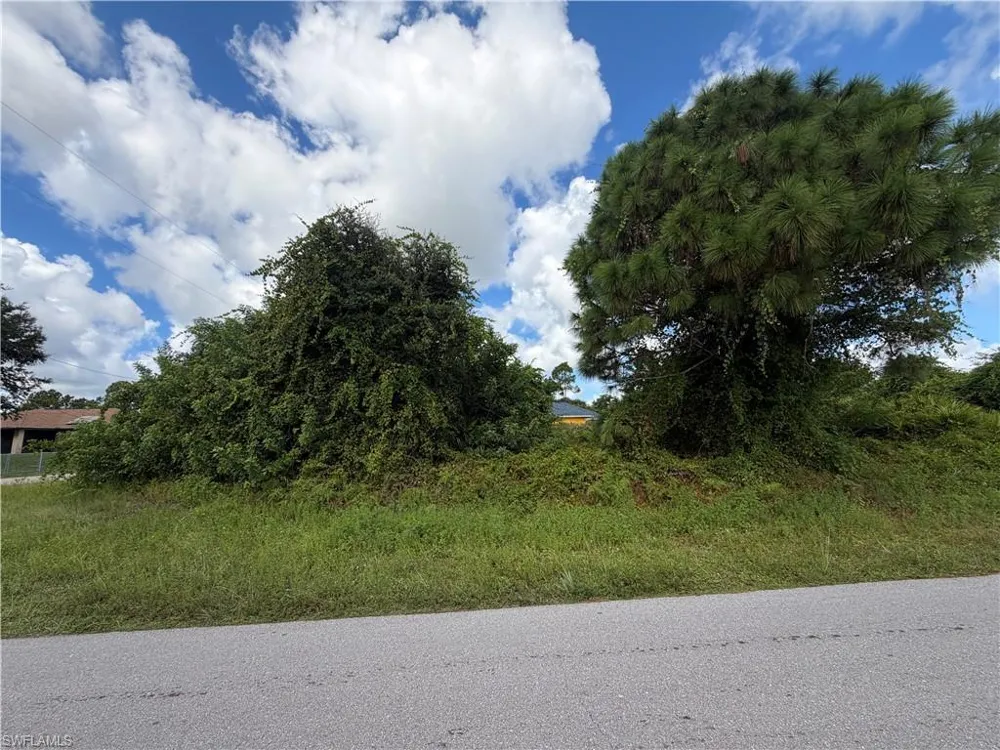 2902 46th Street SW Lehigh Acres, FL 33976