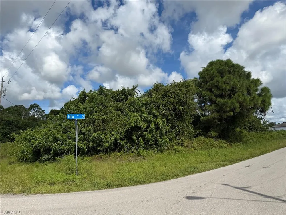 2902 46th Street SW Lehigh Acres, FL 33976