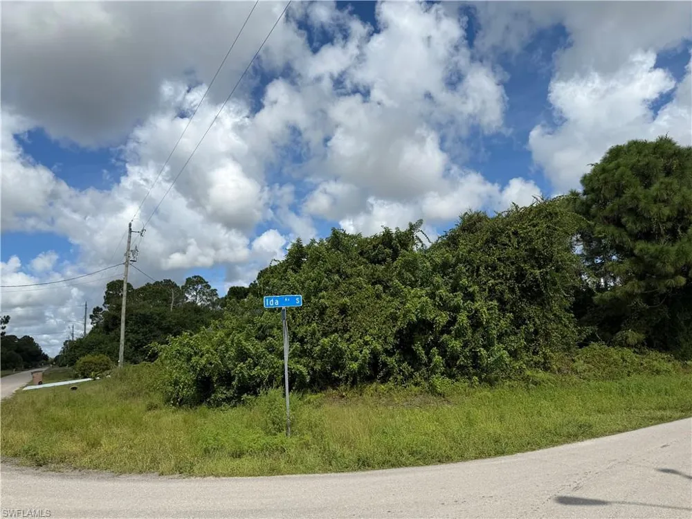 2902 46th Street SW Lehigh Acres, FL 33976