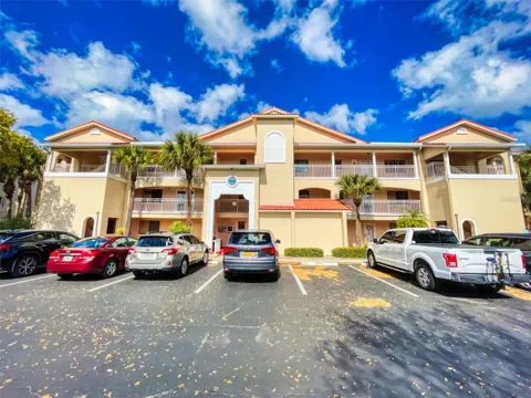 458 BOUCHELLE DRIVE #301