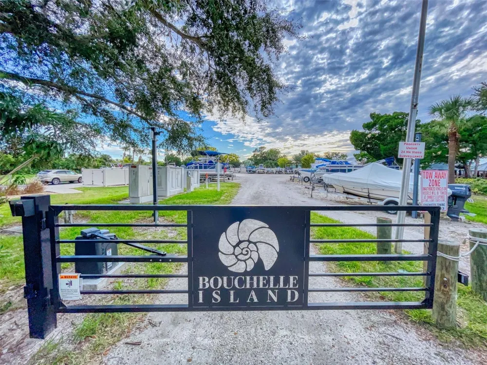 458 BOUCHELLE DRIVE #301 New Smyrna Beach, FL 32169