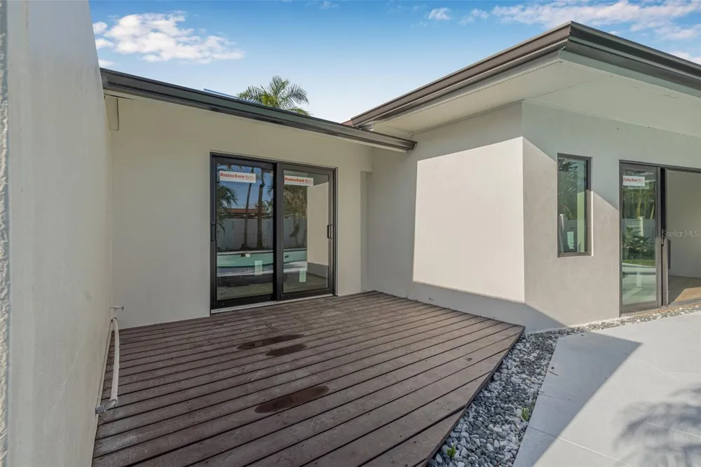 4495 CLEARWATER HARBOR DRIVE S Largo, FL 33770