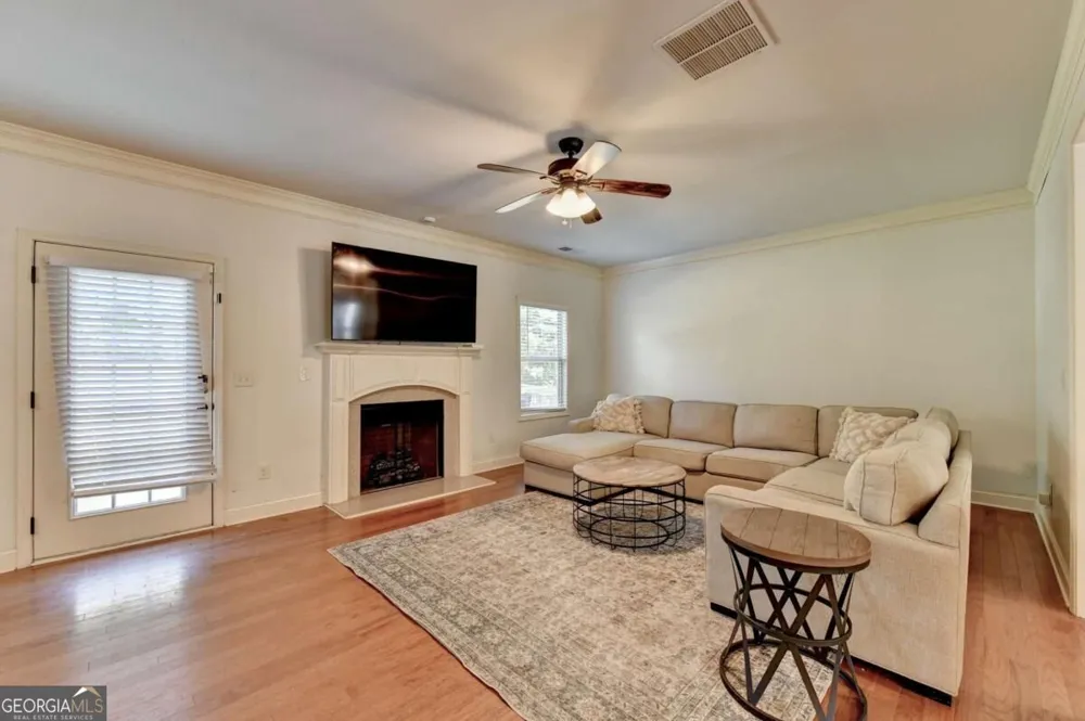 5691 Crest Hill DR Buford, GA 30518
