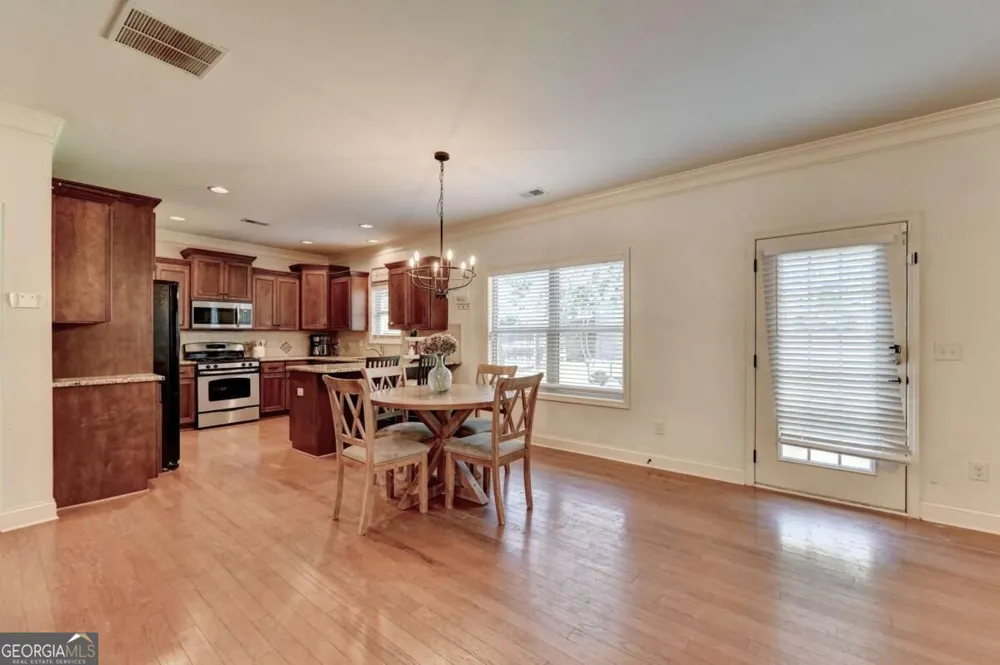 5691 Crest Hill DR Buford, GA 30518