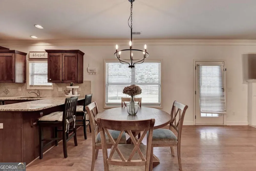 5691 Crest Hill DR Buford, GA 30518
