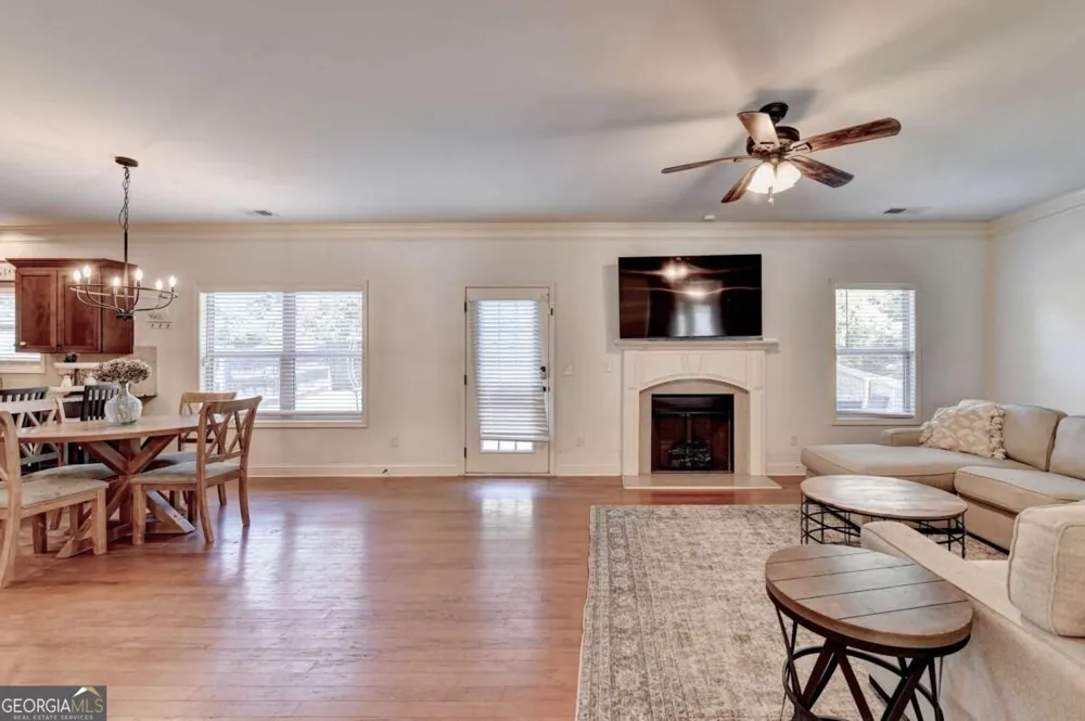 5691 Crest Hill DR Buford, GA 30518