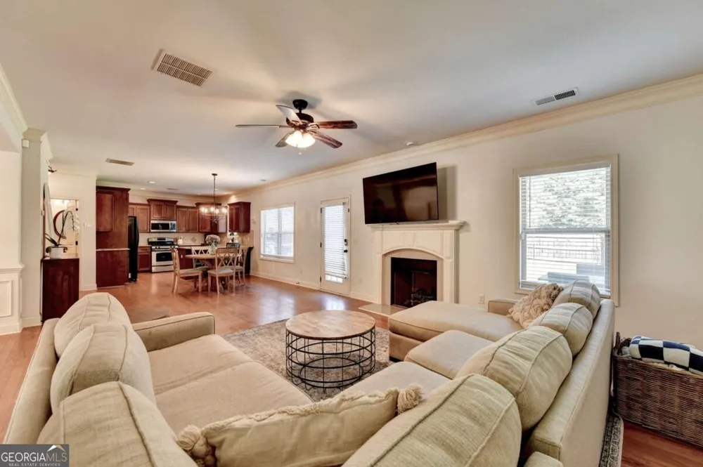 5691 Crest Hill DR Buford, GA 30518
