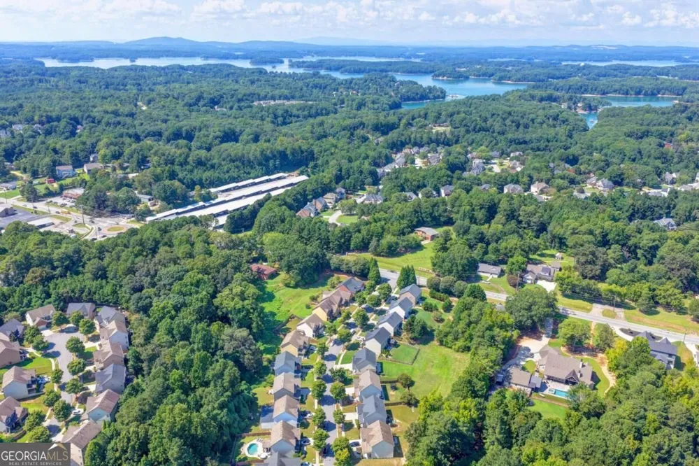 5691 Crest Hill DR Buford, GA 30518