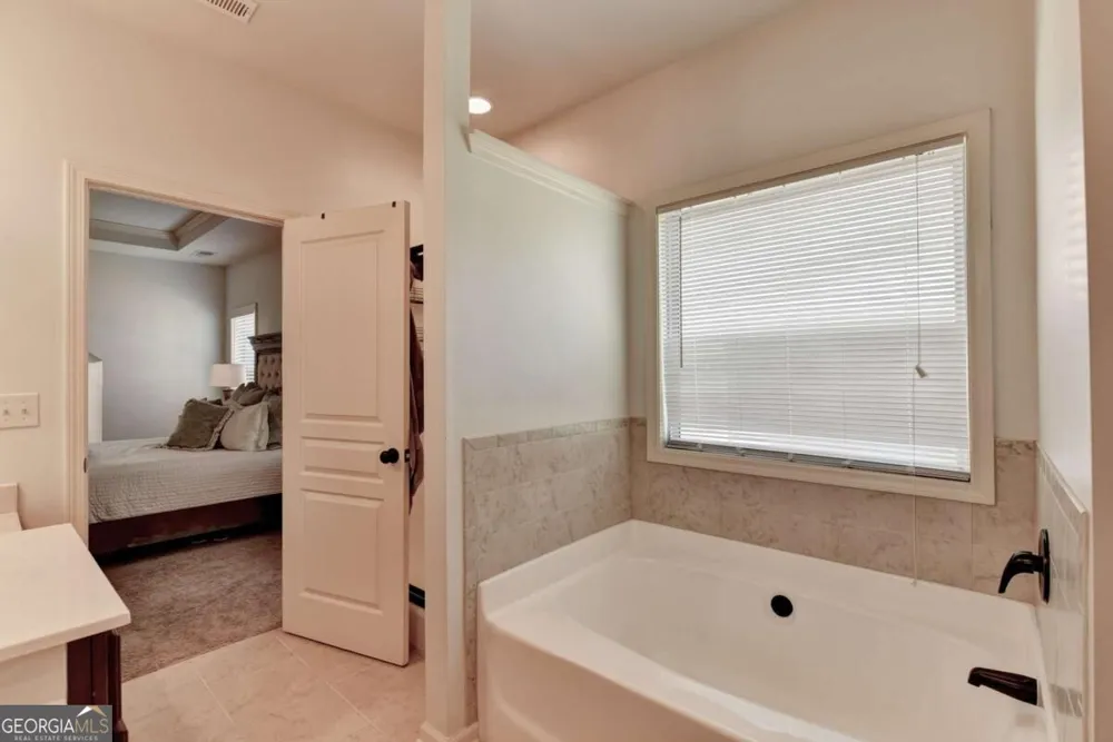 5691 Crest Hill DR Buford, GA 30518