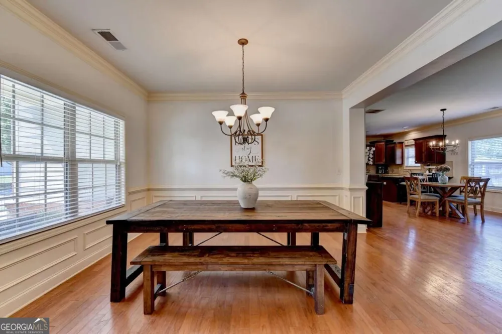 5691 Crest Hill DR Buford, GA 30518