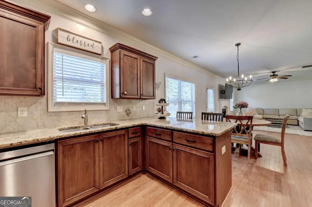 5691 Crest Hill DR Buford, GA 30518
