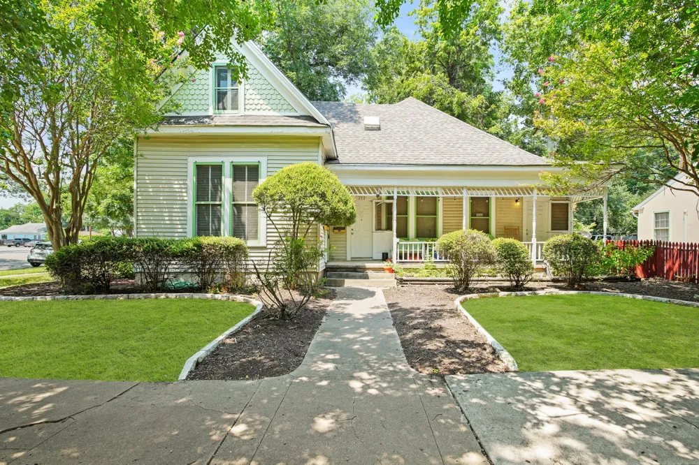 212 W 43rd Street #A Austin, TX 78751