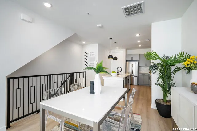 719 E Locust #4102 San Antonio, TX 78212