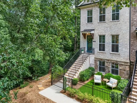 124 Everley Walk