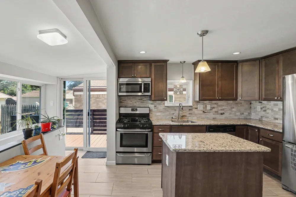 21915 Ridgeway Street Saint Clair Shores, MI 48080