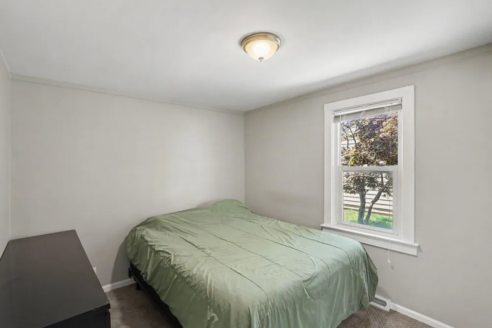21915 Ridgeway Street Saint Clair Shores, MI 48080