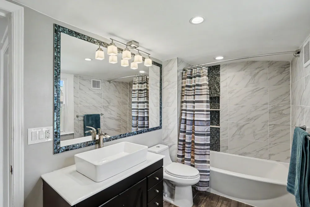 21915 Ridgeway Street Saint Clair Shores, MI 48080