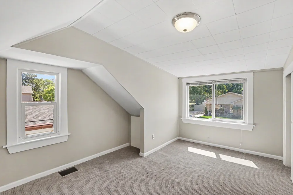 21915 Ridgeway Street Saint Clair Shores, MI 48080