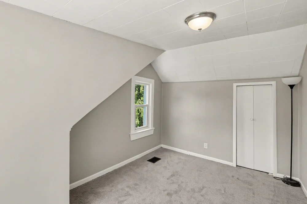 21915 Ridgeway Street Saint Clair Shores, MI 48080