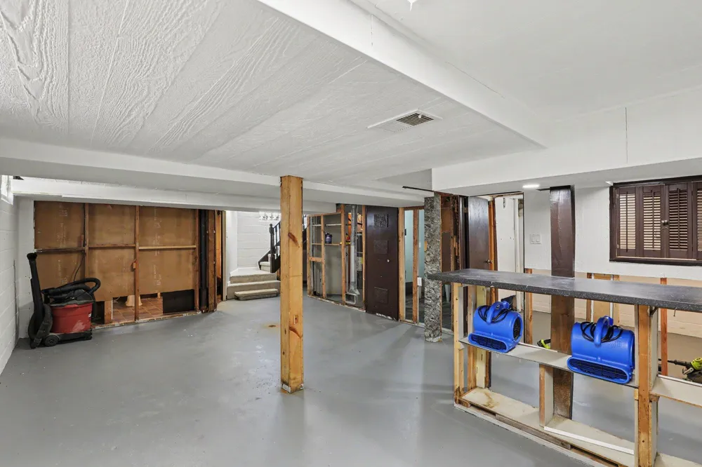 21915 Ridgeway Street Saint Clair Shores, MI 48080