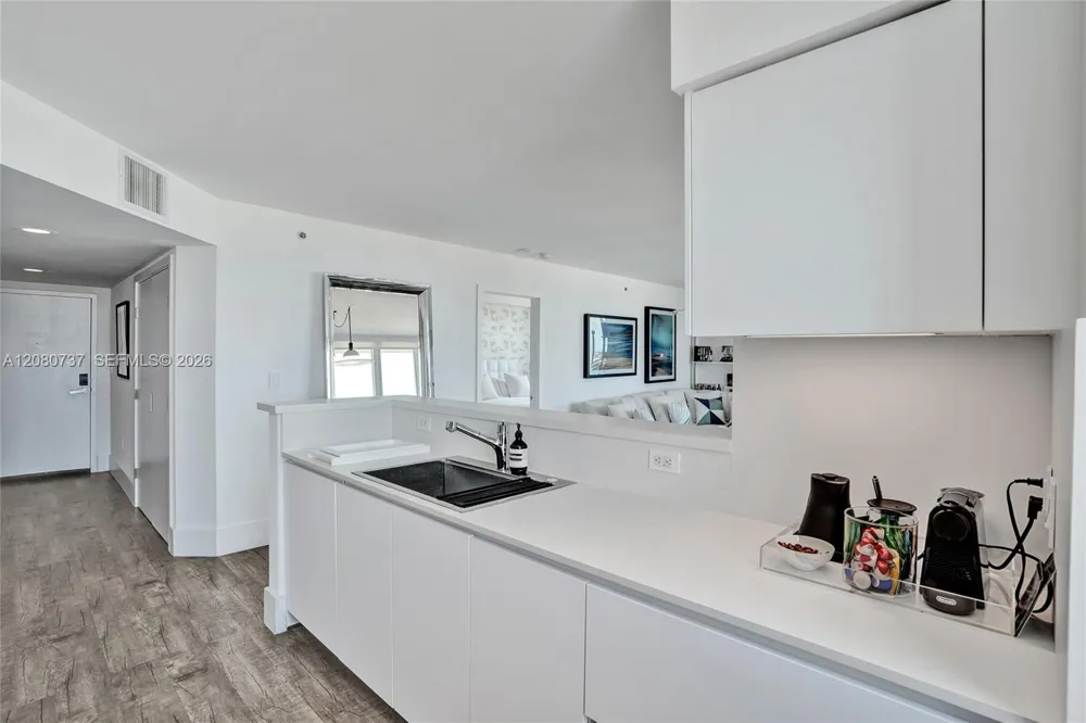 90 Alton Rd #1411 Miami Beach, FL 33139