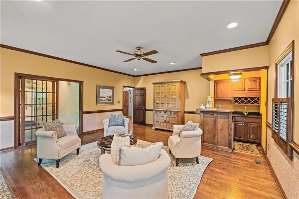 1305 Swanner Court High Point, NC 27262