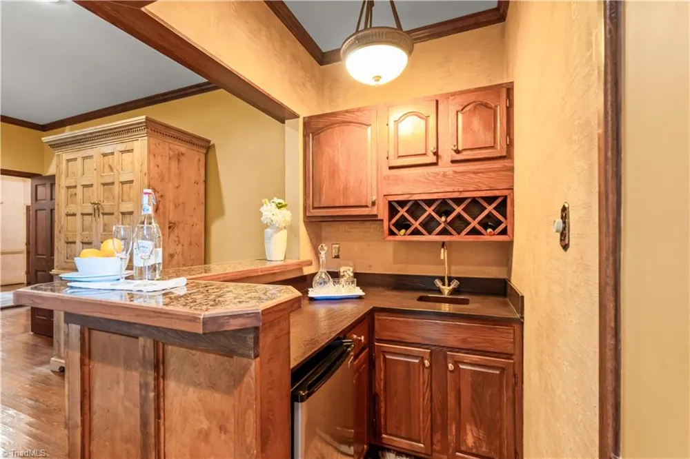 1305 Swanner Court High Point, NC 27262