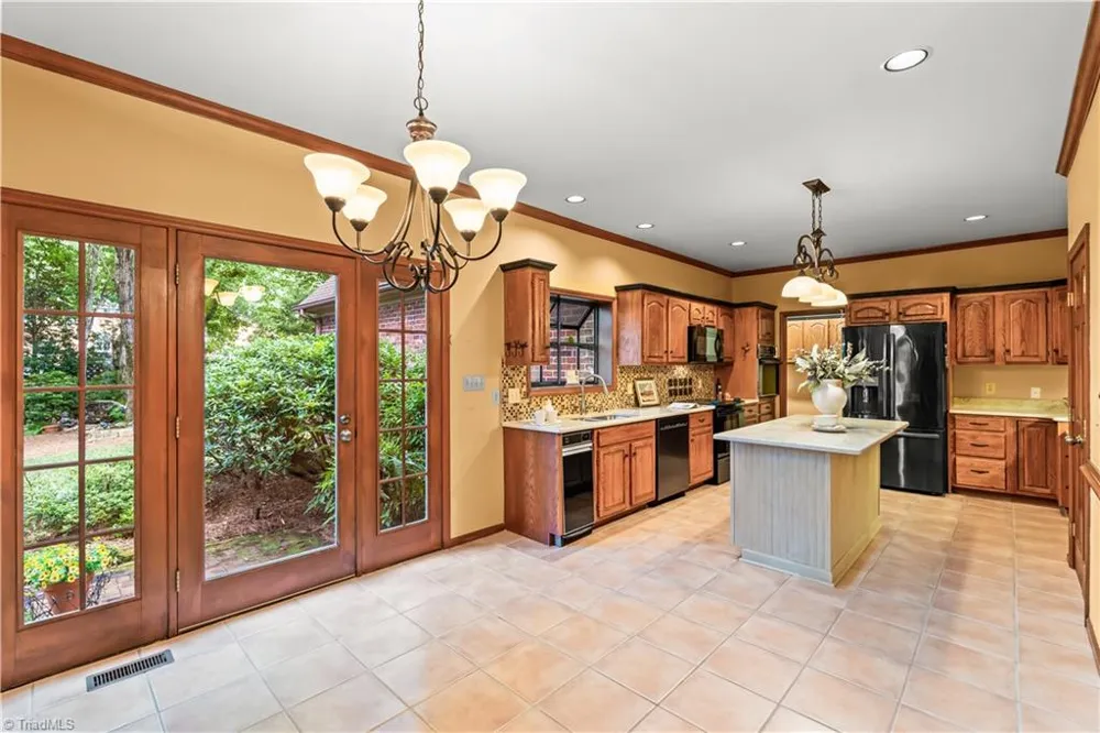 1305 Swanner Court High Point, NC 27262