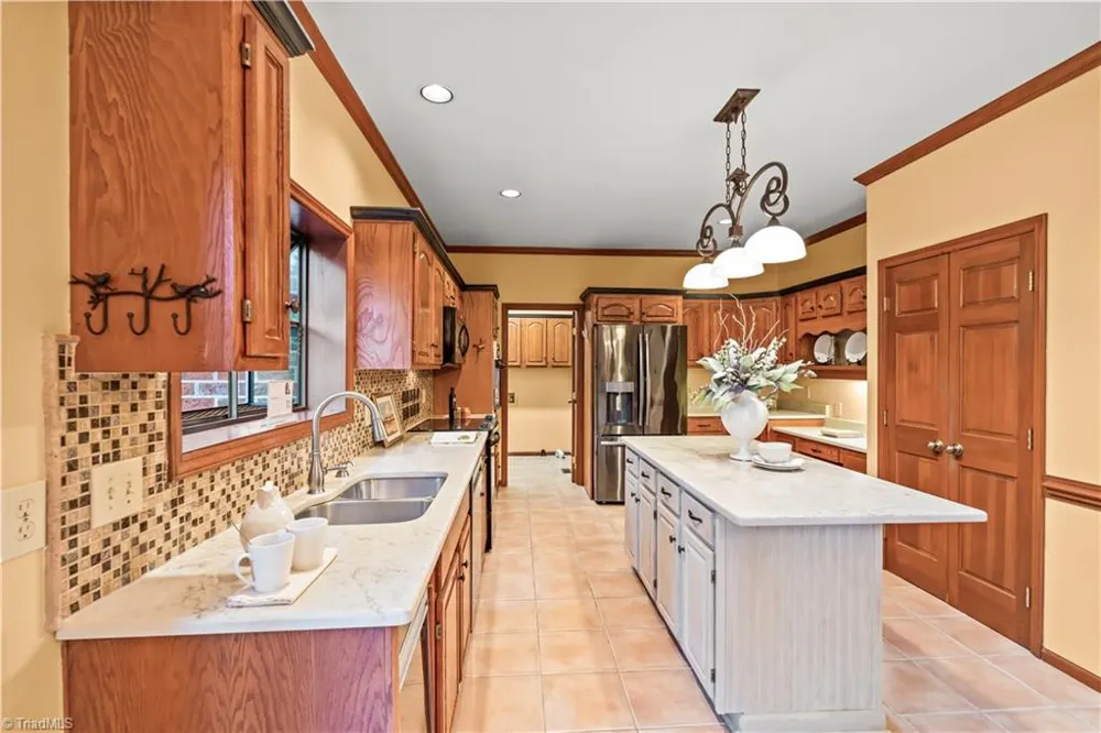 1305 Swanner Court High Point, NC 27262