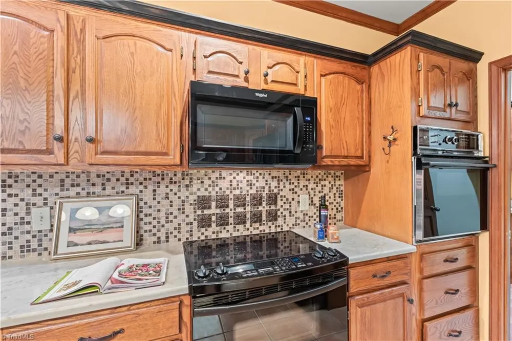 1305 Swanner Court High Point, NC 27262