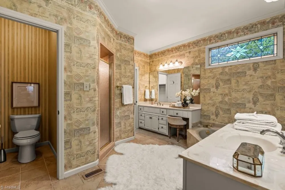 1305 Swanner Court High Point, NC 27262