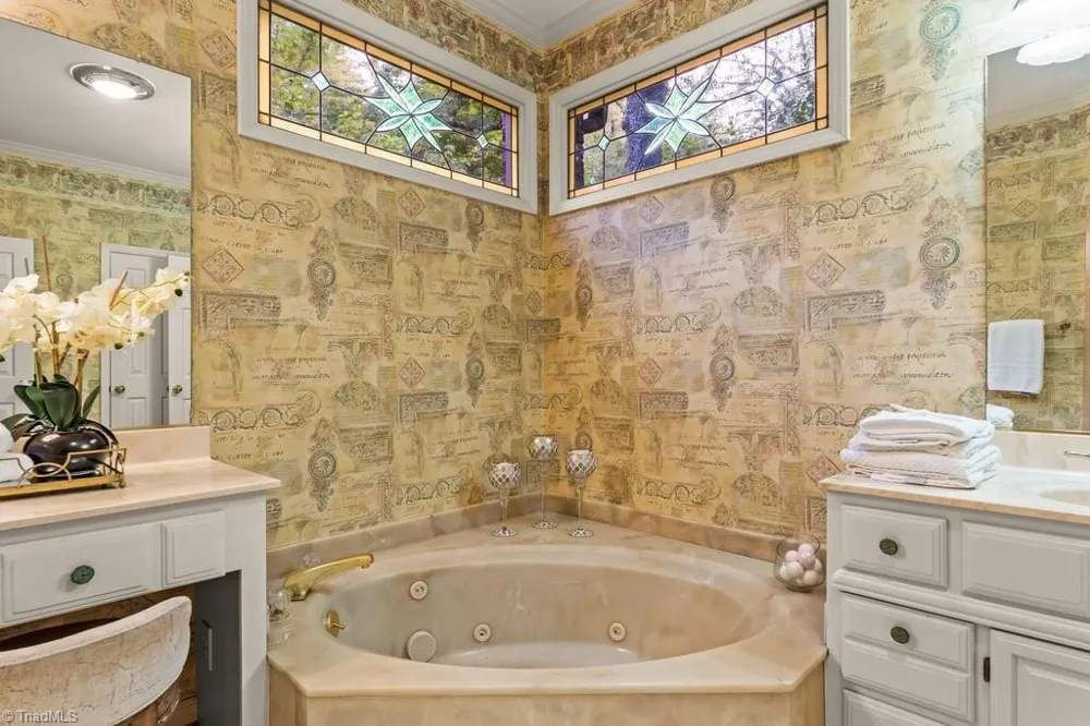 1305 Swanner Court High Point, NC 27262